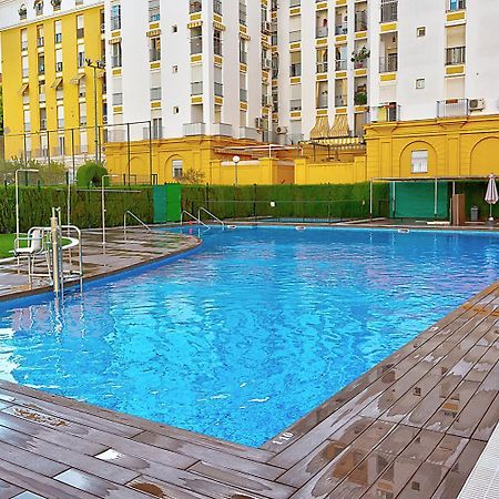 Luxury Apartment In Seville With Pool Kültér fotó