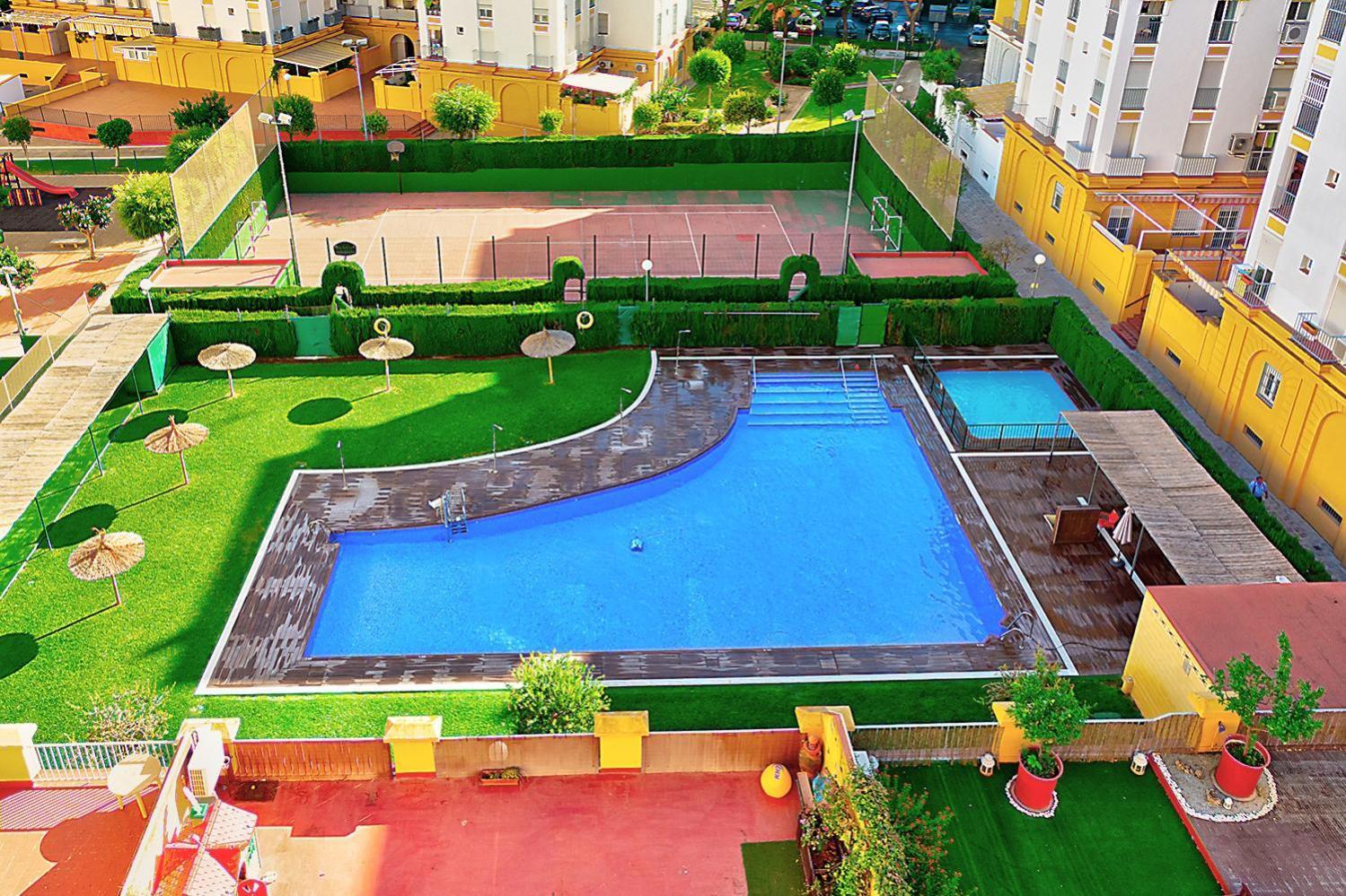 Luxury Apartment In Seville With Pool Kültér fotó